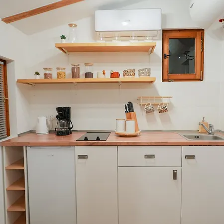 Hiska Darwin * Podčetrtek